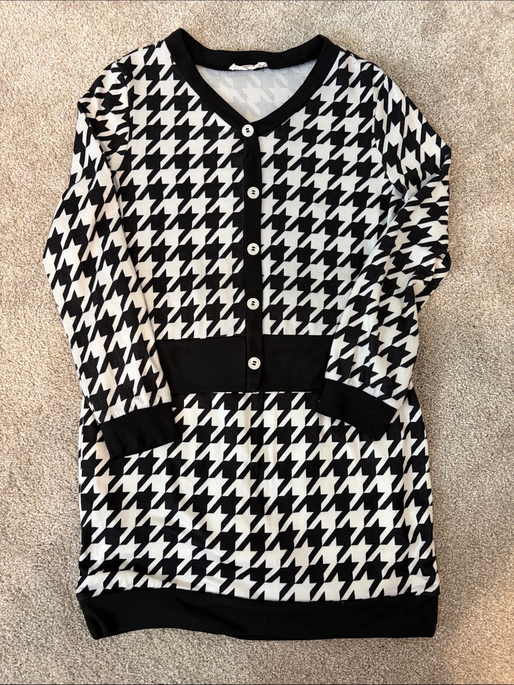Beautees Black and White Houndstooth Button-Front Cardigan